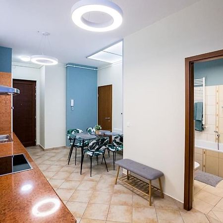 Urban Jungle Apartment In The Citycenter Budapest Exteriör bild