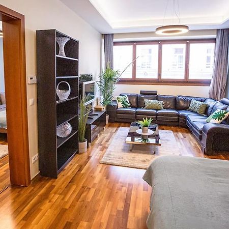 Urban Jungle Apartment In The Citycenter Budapest Exteriör bild