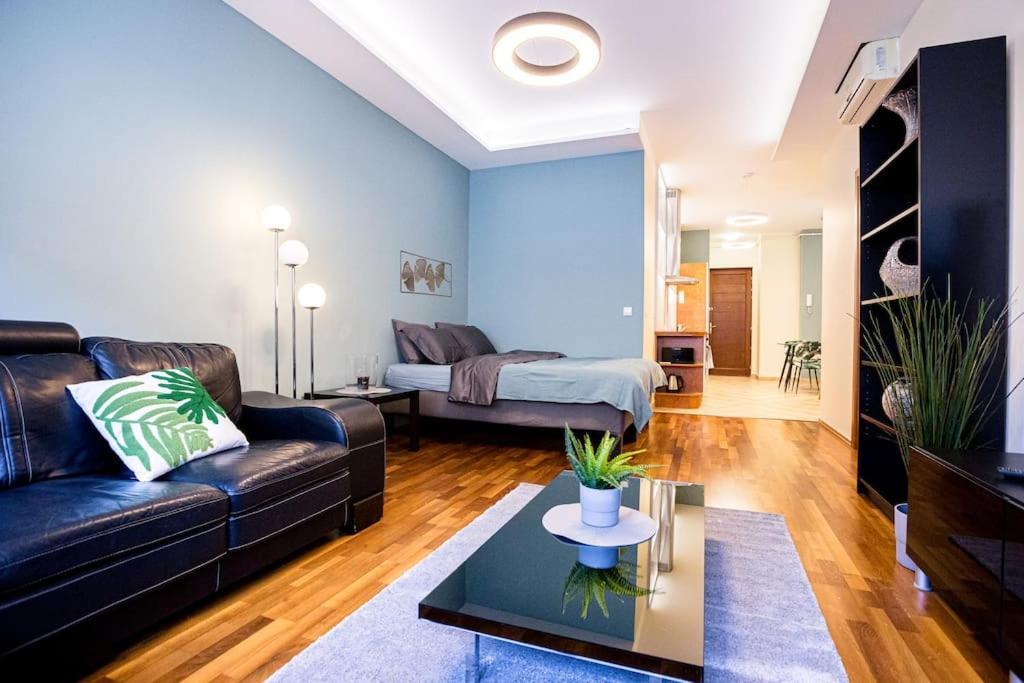 Urban Jungle Apartment In The Citycenter Budapest Exteriör bild